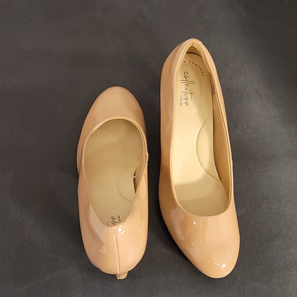 CLARKS COLLECTION ROUND TOE SLIP-ON PUMP - Picture 8 of 16